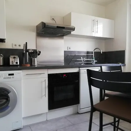 65m With Small Balcony - Near Naval Base Toulon